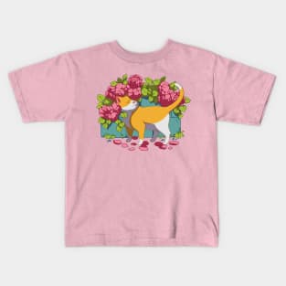 The cute red cat loves pink flowers Edit Kids T-Shirt